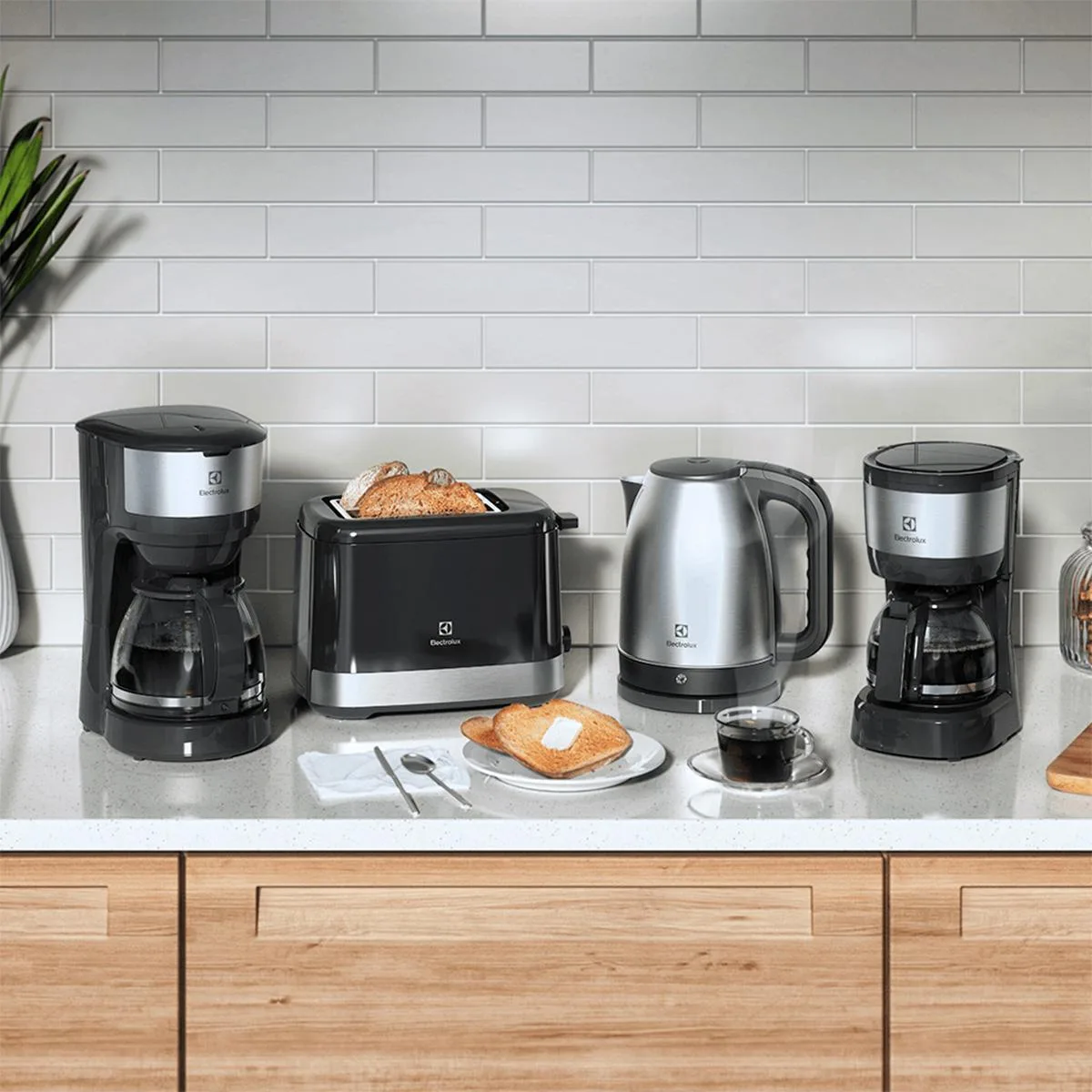 Cafetera Eléctrica Electrolux Inox Ecm20 1,2l Color Negro — foto 7